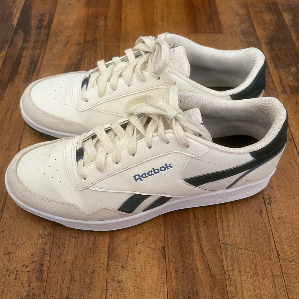 Reebok sneakers size 10
